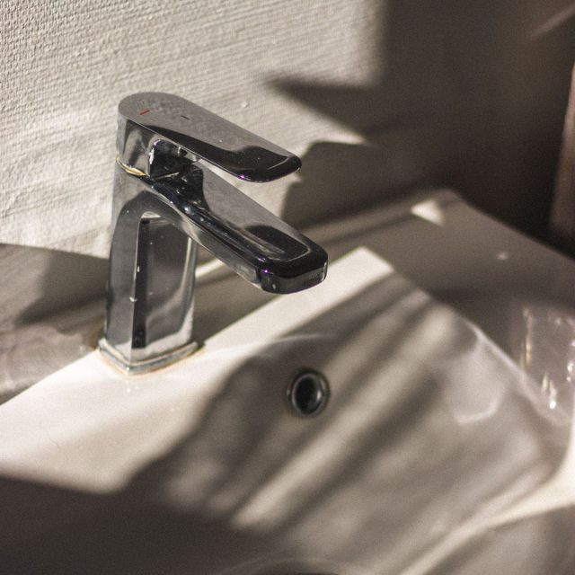 Chrome single-lever basin mixer